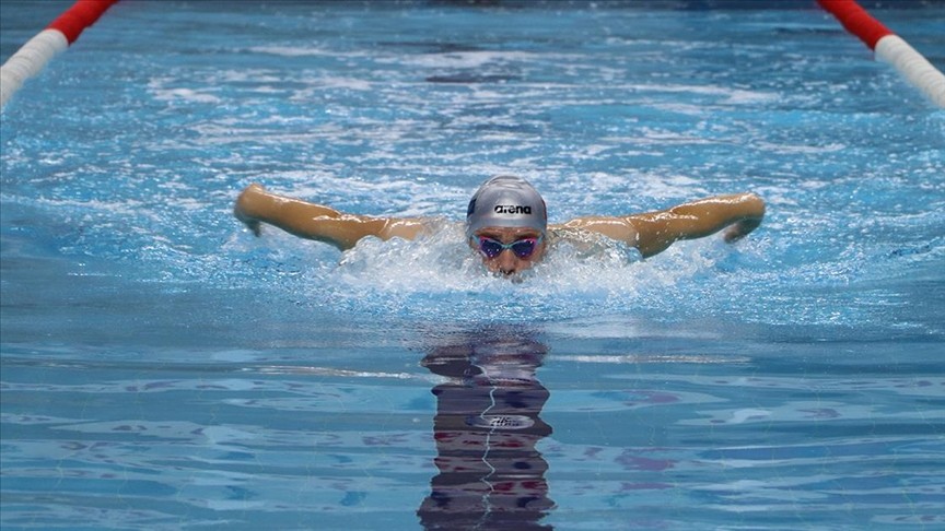 Görme engelli milli yüzücüler, dünya şampiyonluğuna ulaşmak için kulaç atıyor