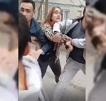 'Defolun bu ülkeden' diyerek başörtülü kadına saldırdı