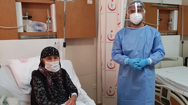 104 yaşındaki kadın koronavirüsü yendi