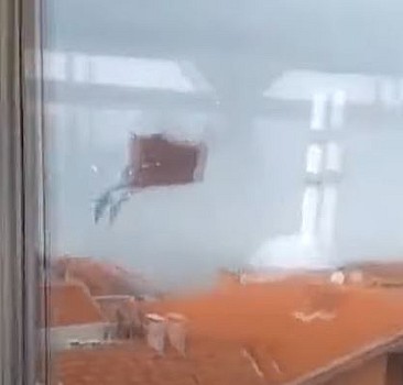 Sinop'ta fırtına hayatı olumsuz etkiliyor