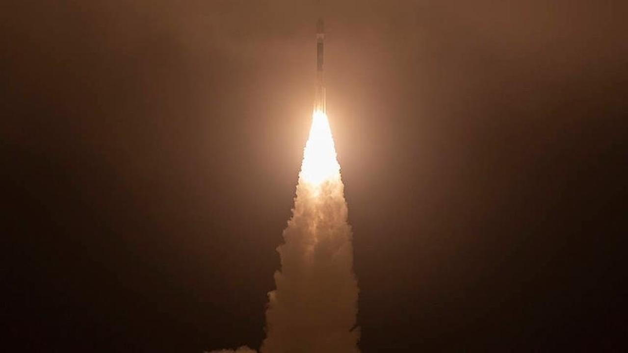 Güney Kore casus uydusunu başarıyla fırlattığını duyurdu