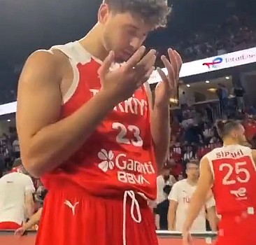 Milli basketbolcu Alperen Şengün'den  İsveç maçı öncesi dua