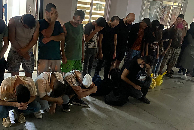 Marmaris'te 24 düzensiz göçmen yakalandı