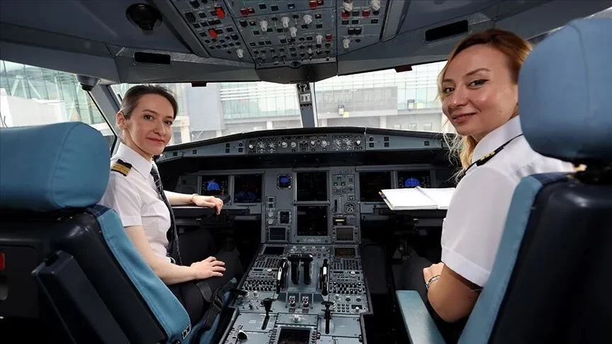 Yardımcı kadın pilot eğitimleri sona erdi