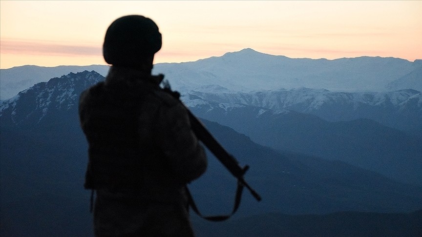 PKK'dan kaçan 2 terörist ikna yoluyla teslim oldu