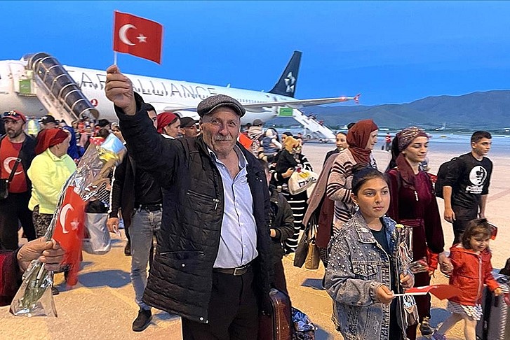 Ahıska Türkleri'nin 7.kafilesi Türkiye'de