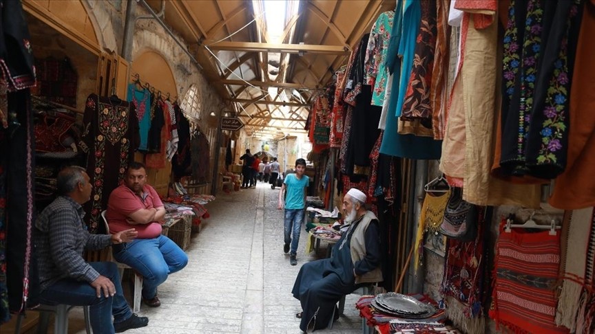 El Halil'deki pazarlar Ramazan'da hareketlendi