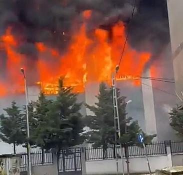 Yeni Akit'in binasında yangın çıktı