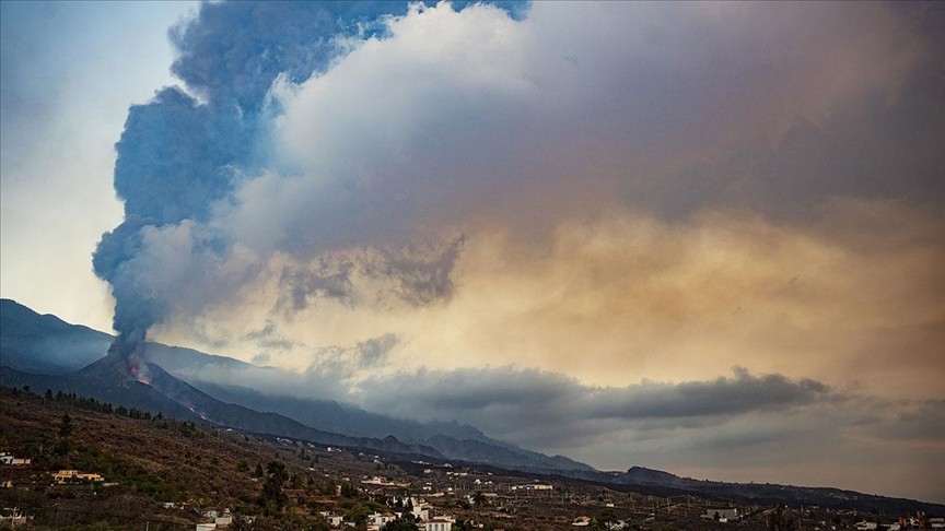 La Palma Adası'nda lavlar 90 evi daha yaktı