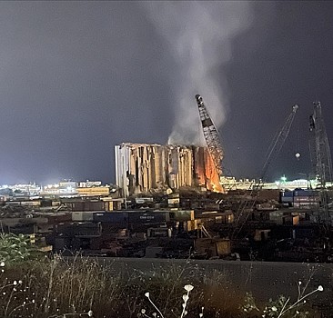 Lübnan'daki silonun bir kısmı yıkıldı