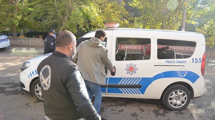 Kahramanmaraş'ta polis 54 öğrenciyi sınava yetiştirdi