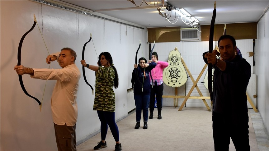 Kastamonu'da düzenlenen Türk Dünyası Günleri'nde okçuluk eğitimi veriliyor