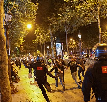 Fransa'da protestolar devam ediyor! Yüzlerce insan gözaltına alındı