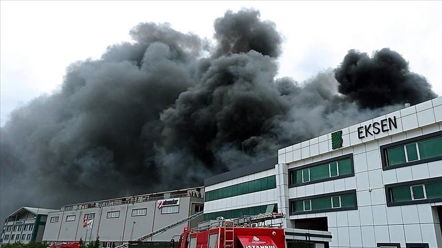 Silivri'de fabrikada çıkan yangın söndürüldü