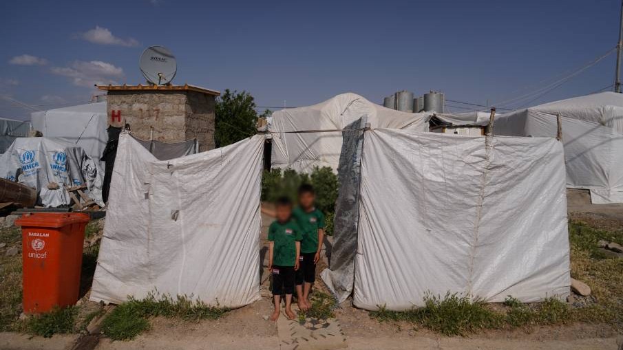 Ezidiler PKK yüzünde çadırlarda yaşamayı tercih ediyor