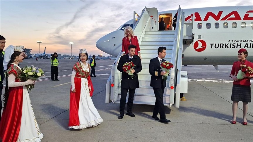 AnadoluJet'in Ankara-Taşkent seferini yapan ilk uçağı Özbekistan'da