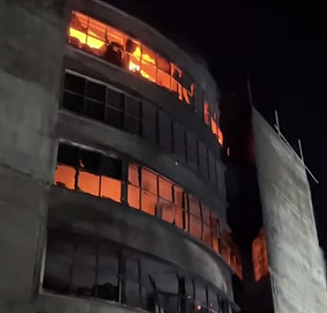 Bangladeş'te fabrika yangını: 49 ölü