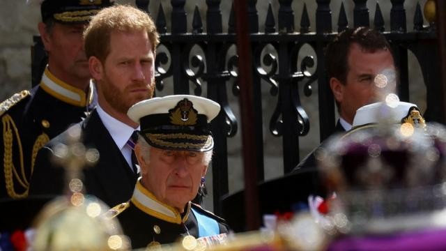 Prens Harry, telefon dinleme ve mahremiyet davası için Londra'da