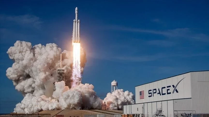 SpaceX 23 Starlink uydusunu uzaya fırlattı