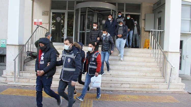 Kayseri'de aranan 17 kişi eş zamanlı operasyonla yakalandı