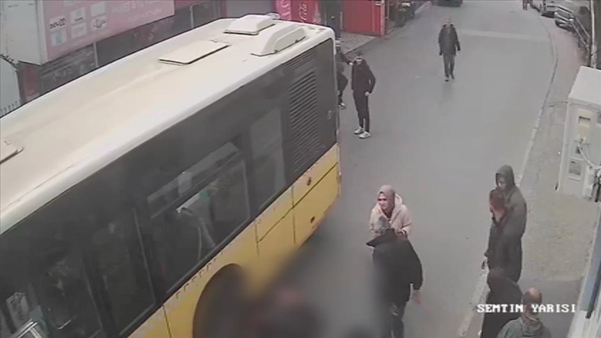 Beykoz'da İETT otobüsü  yayaya çarptı
