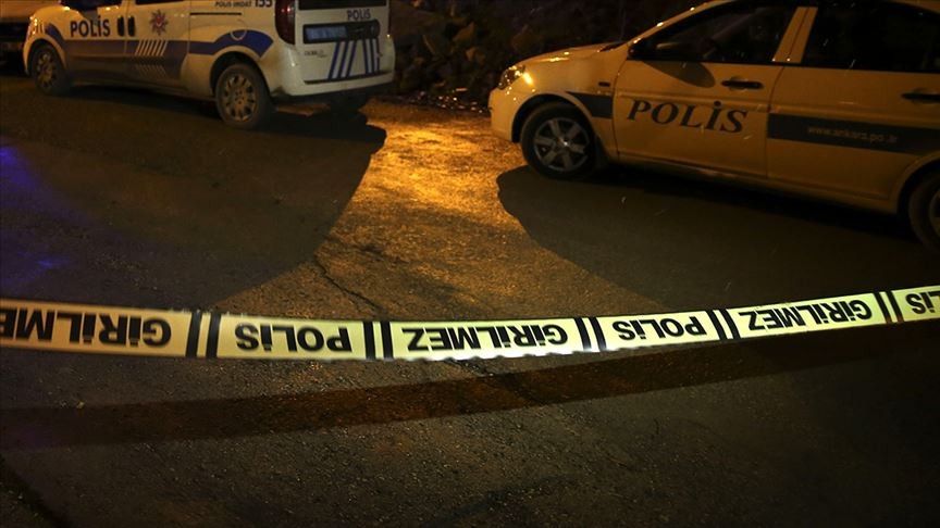 Gaziantep'te bir otomobilden tüfekle ateş açılması sonucu 8 kişi yaralandı
