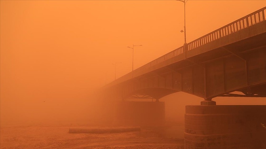 Bağdat'ta kum fırtınası nedeniyle uçuşlar durduruldu