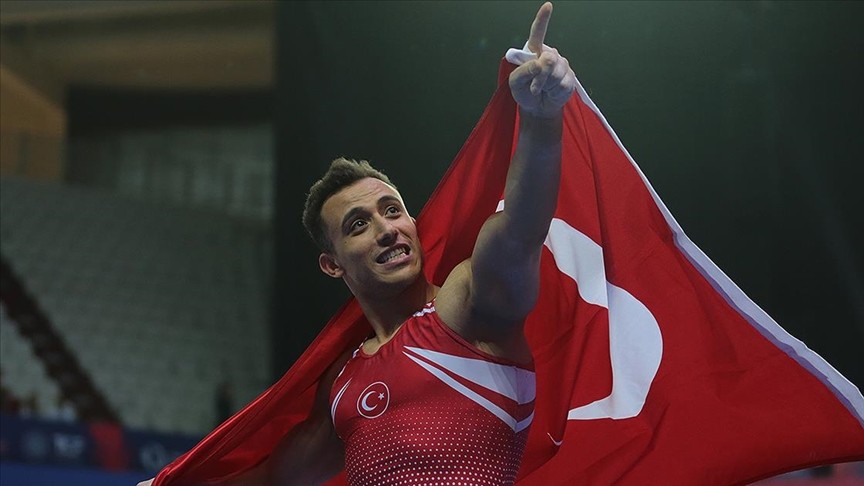 Adem Asil, "yılın cimnastikçisi", Yılmaz Göktekin "yılın antrenörü" seçildi