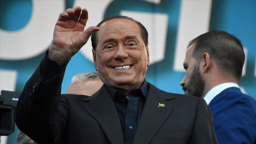 Silvio Berlusconi hastaneden partisinin kongresine video mesaj gönderdi