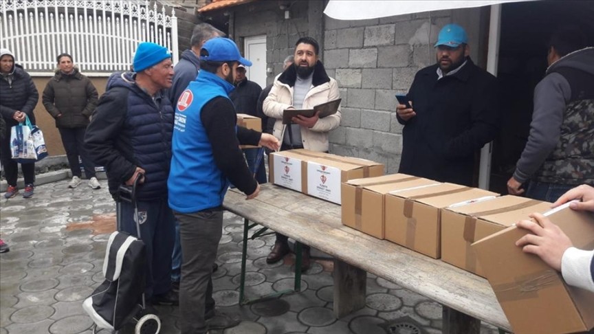 TDV ve DİTİB, Sırbistan'da ihtiyaç sahiplerine ramazan kumanyası dağıttı