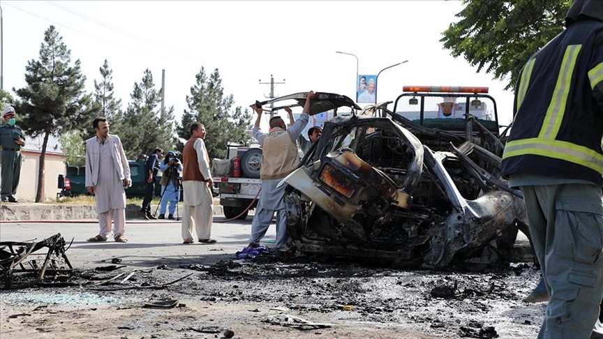 Kabil'de Taliban aracına bombalı saldırı