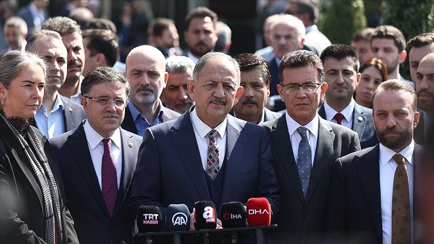AK Parti İstanbul milletvekili adayları, işçilerle buluştu