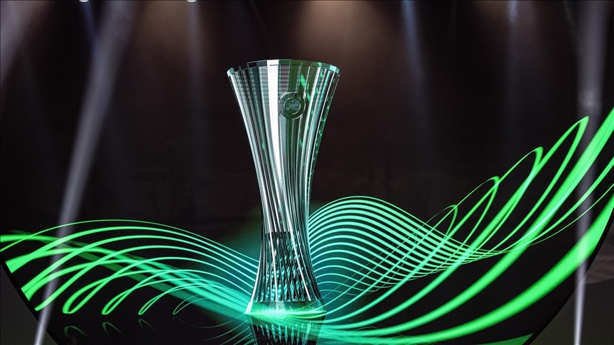 UEFA Şampiyonlar Ligi kupası sergilendi