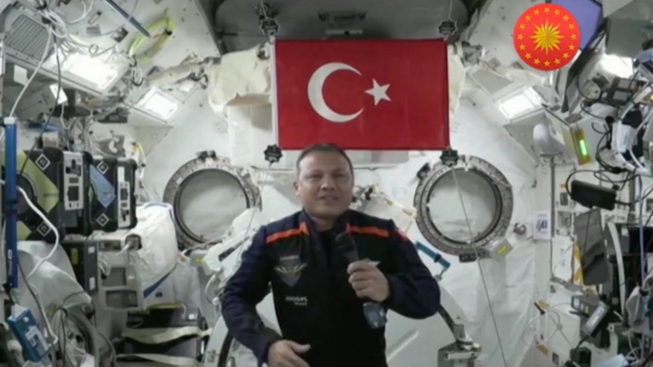 Türkiye'nin ilk astronotu Gezeravcı'nın da bulunduğu Dragon'un dönüşü 6 Şubat'a ertelendi