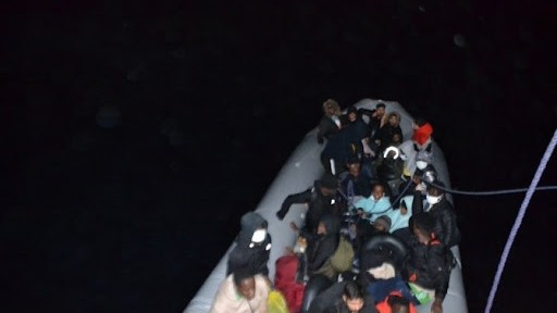 Kuşadası'nda 53 düzensiz göçmen kurtarıldı