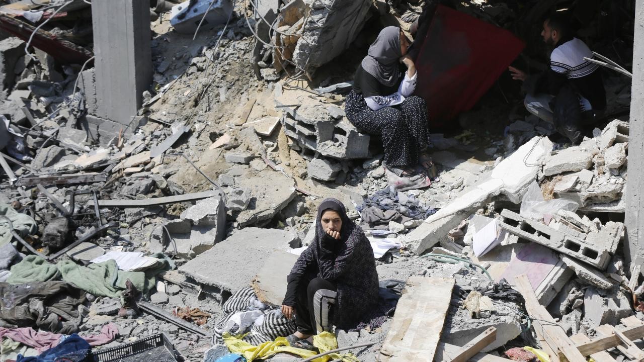 İTÖ Gazze'ye gece boyu düzenlediği saldırılarda en az 19 kişiyi katletti