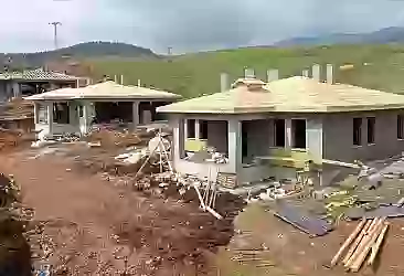 Depremden etkilenen Hatay Arsuz'da kalıcı köy evlerinin inşası sürüyor
