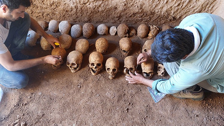 Adıyaman'da bin 600 yıllık iskeletler bulundu
