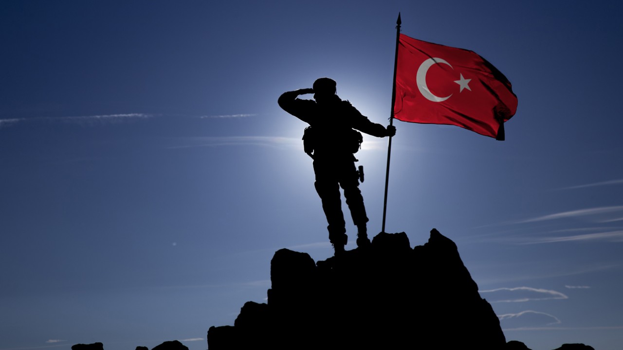 Mehmetçik Tunceli'de PKK'ya göz açtırmadı