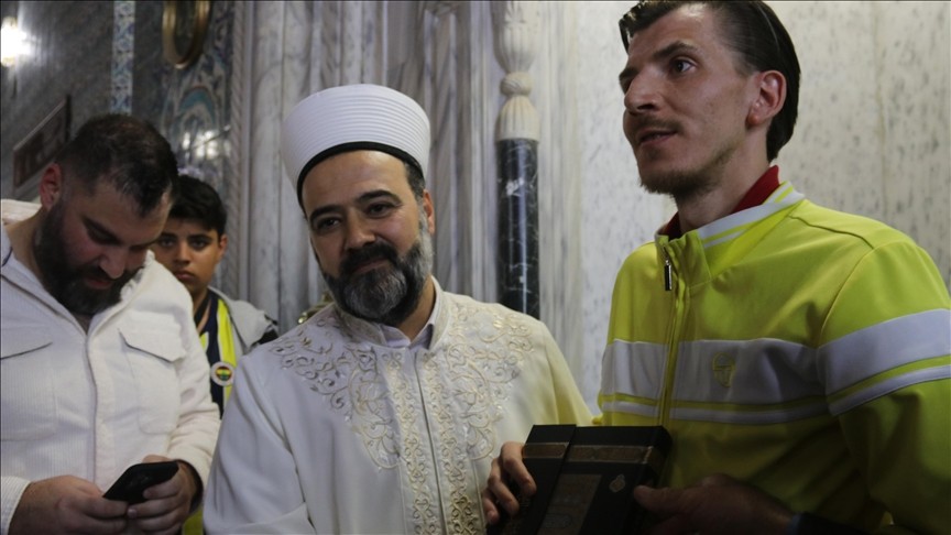 Şanlıurfa'ya gelen Sırp turist Müslüman oldu