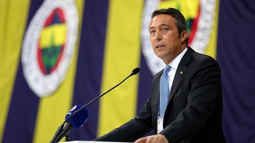 Fenerbahçe Başkanı Koç, "İlk Meclis'e Yolculuk" kitabının yazarı Salantur'la buluştu