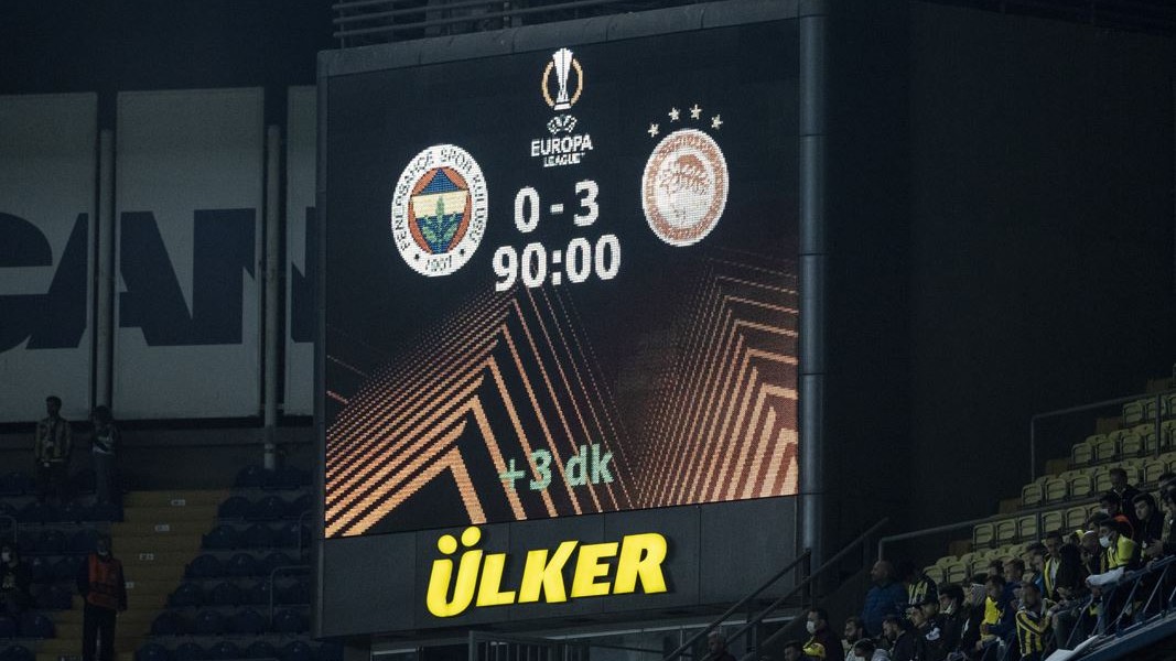 Fenerbahçe, UEFA Avrupa Ligi'nde farklı kaybetti