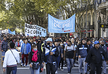 Arjantin'de binlerce kişi sosyal yardım talebiyle yürüdü