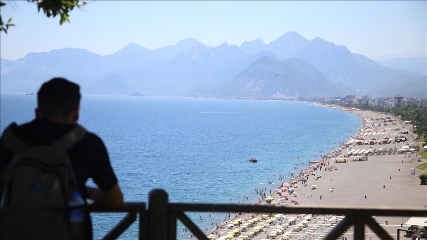 Antalya'ya gelen turist sayısı 8 milyonu aştı