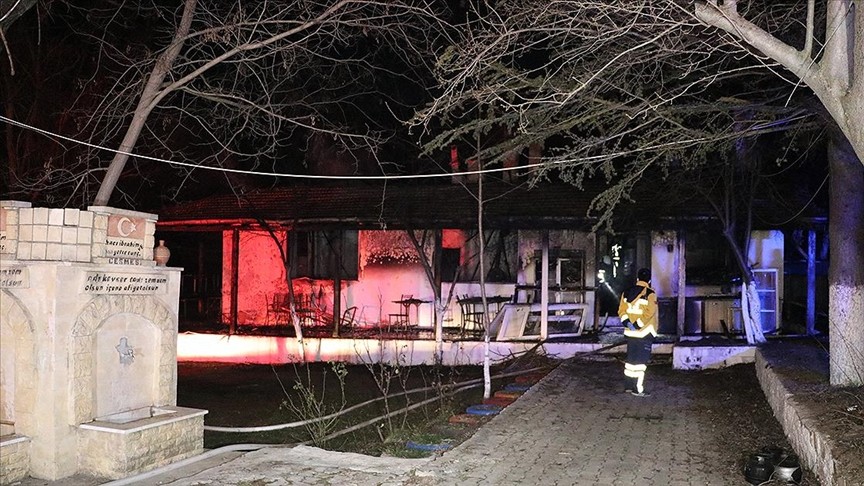 Denizli'de restoranda çıkan yangında 3 kişi öldü