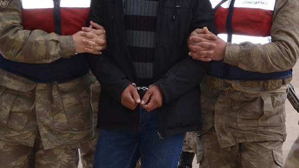 PKK'lı terörist saklandığı tır dorsesinde yakalandı
