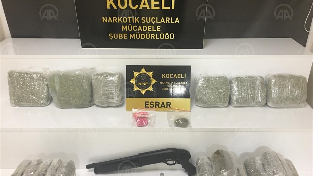 Kocaeli'de uyuşturucu operasyonu: 5 gözaltı