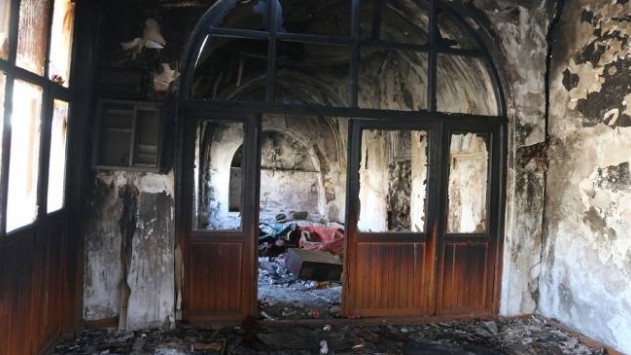 ​Siirt'te tarihi camide yangın