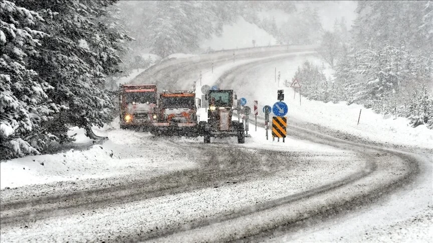 Kars'ta kar nedeniyle 58 köy yolu kapandı
