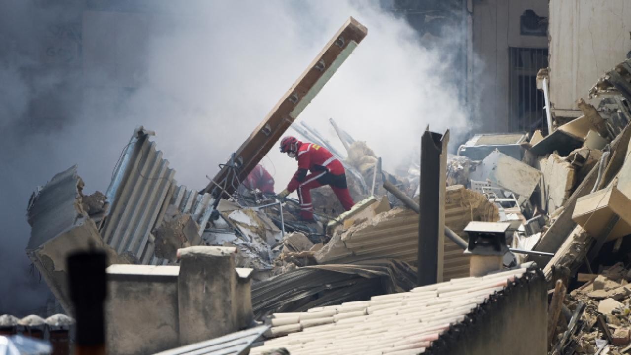 Fransa'da patlamayla çöken binadan acı haber geldi